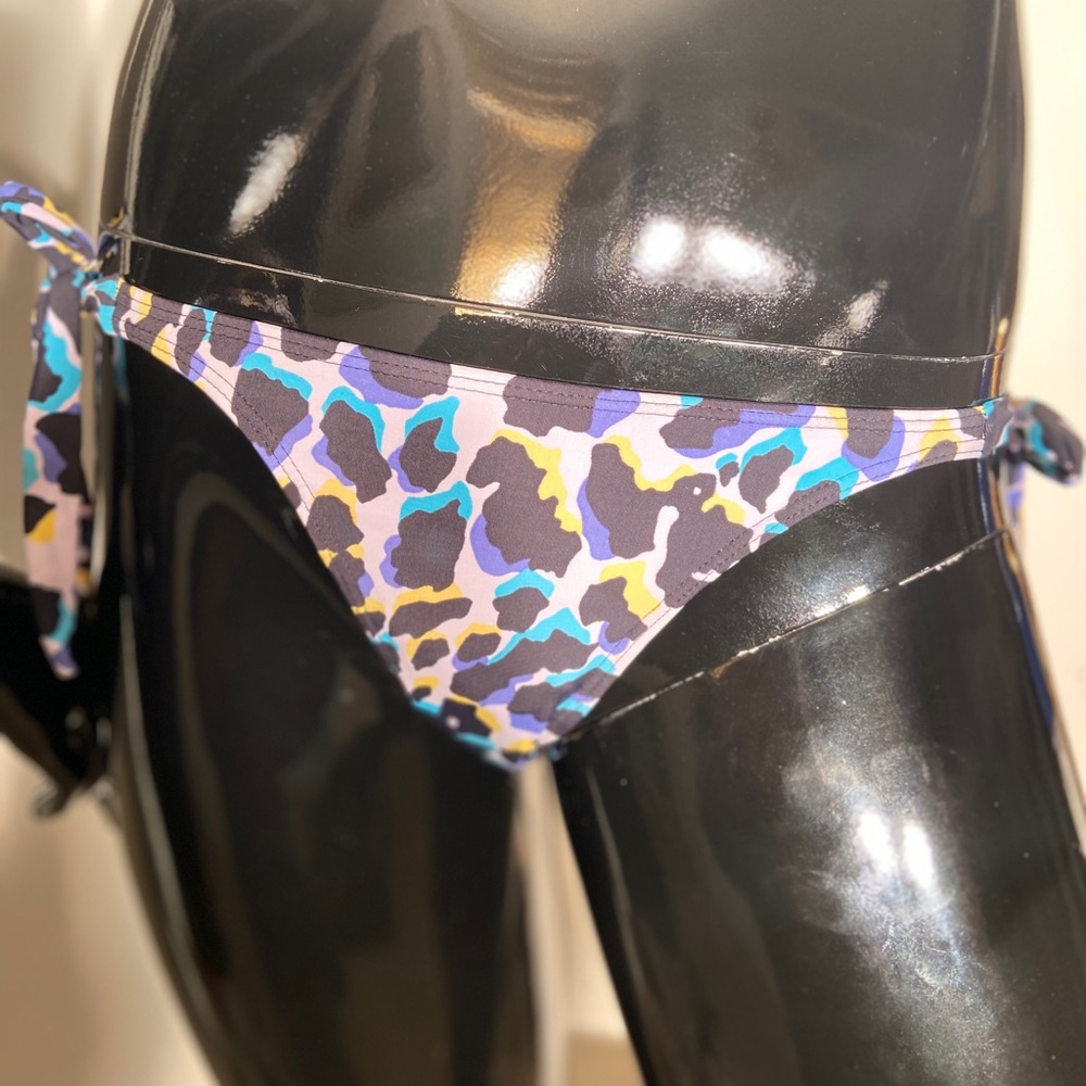 Brazilian cut bikini bottom, tie sides